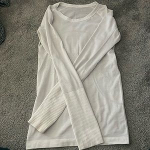 Lululemon swiftly tech